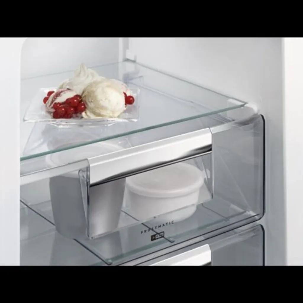 AEG Einbau Kühl-Gefrierkombination TwinTech® 254L 214kWh 178er Nische Frostmatic SCE818F6TS 5 AEG Einbau Kühl-Gefrierkombination TwinTech® 254L 214kWh 178er Nische Frostmatic SCE818F6TS - Image 3