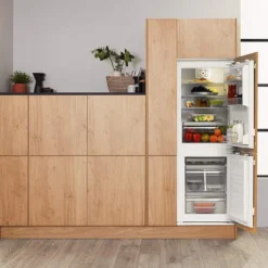 Bauknecht KGIS 16F2 P StopFrost Einbau-Kühl-/Gefrierkombination (Nische 158) / Gesamtnutzinhalt: 232 Liter/ ProFresh/ Hygiene+ Filter / StopFrost / Abtauautomatik Im Kühlteil, Weiss -Angebote Herd Liebe Store 32781eac9fd849d916b42cb613839bcb