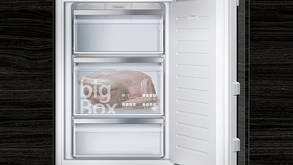 Siemens GI21VAFE0 IQ500 Einbau-Gefrierschrank / E / 176 KWh/Jahr / 96 L / LowFrost / Big Box / LED-Innenbeleuchtung / Flachscharnier 6 Siemens GI21VAFE0 IQ500 Einbau-Gefrierschrank / E / 176 KWh/Jahr / 96 L / LowFrost / Big Box / LED-Innenbeleuchtung / Flachscharnier - Image 4